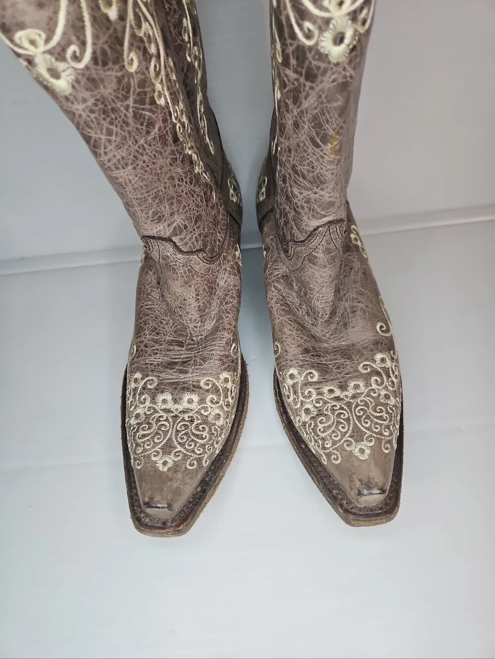 Corral Teen Embroidery Western Boots • Size Youth 4.5 or Women’s 5.5/6
